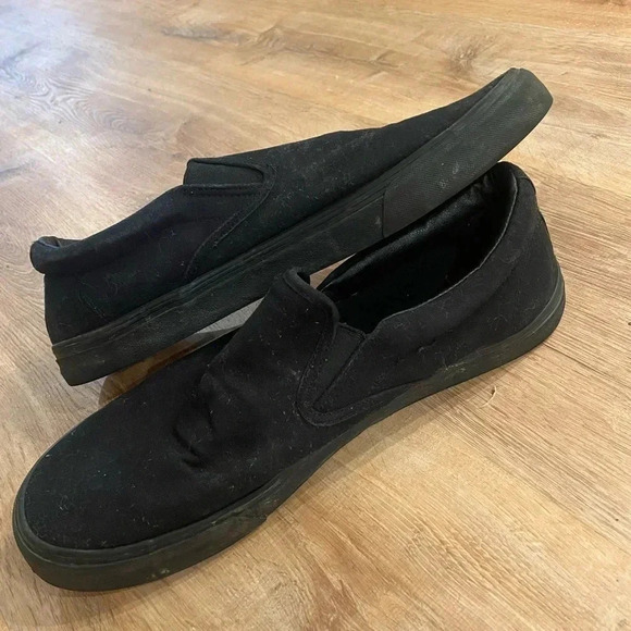 NO BOUNDARIES Slip on - Picture 2 of 4